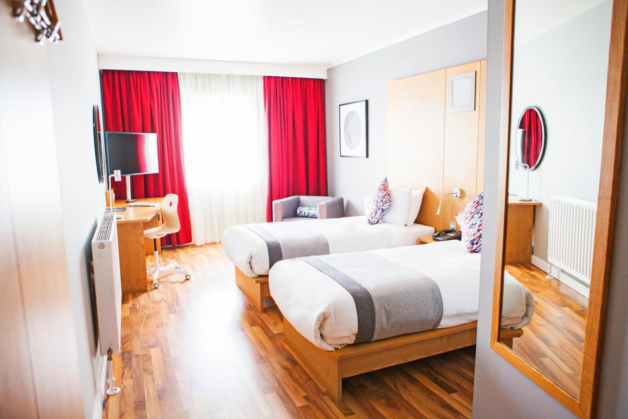 Ramada By Wyndham Belfast Hotel Eksteriør billede