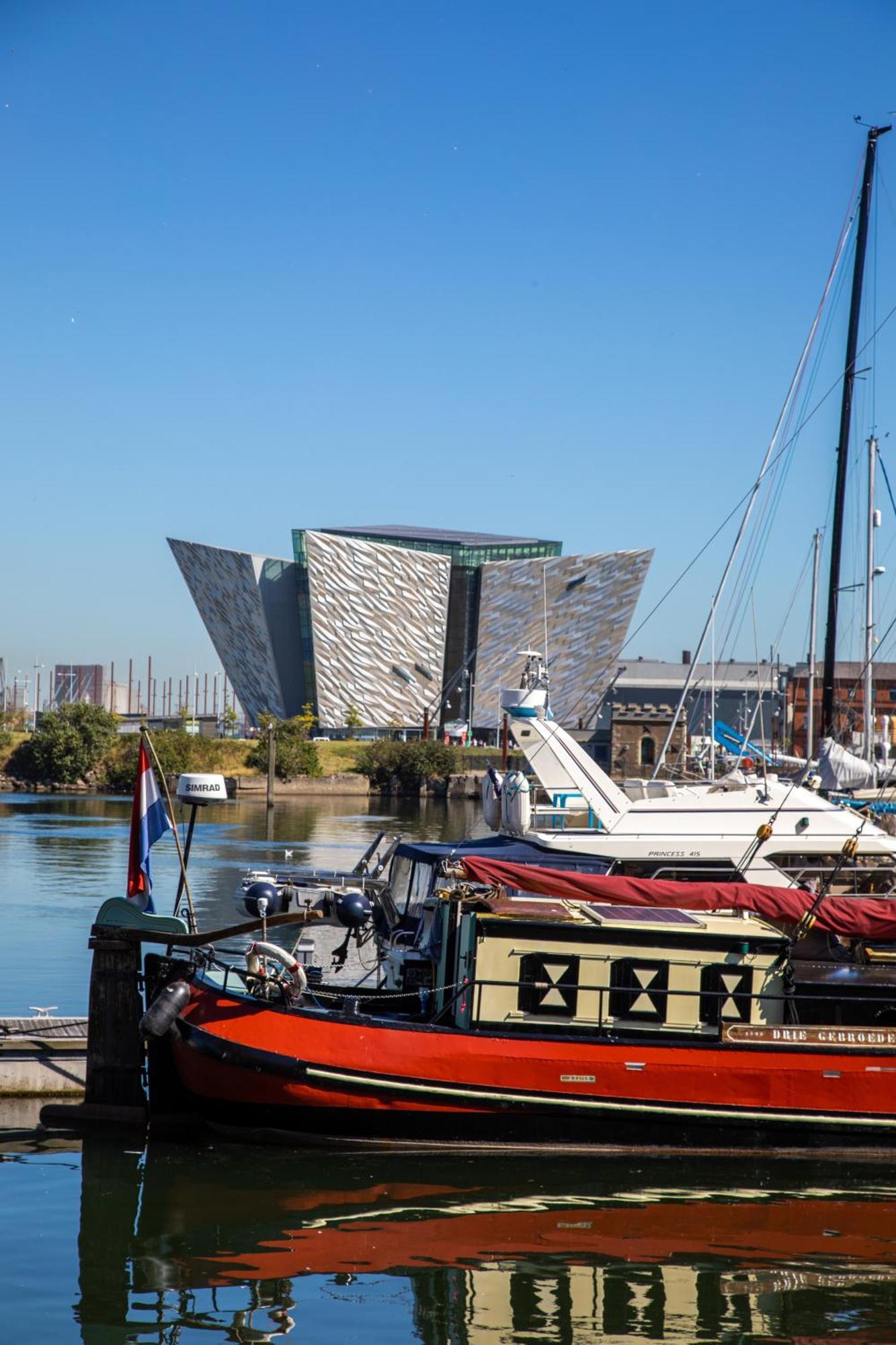 Ramada By Wyndham Belfast Hotel Eksteriør billede