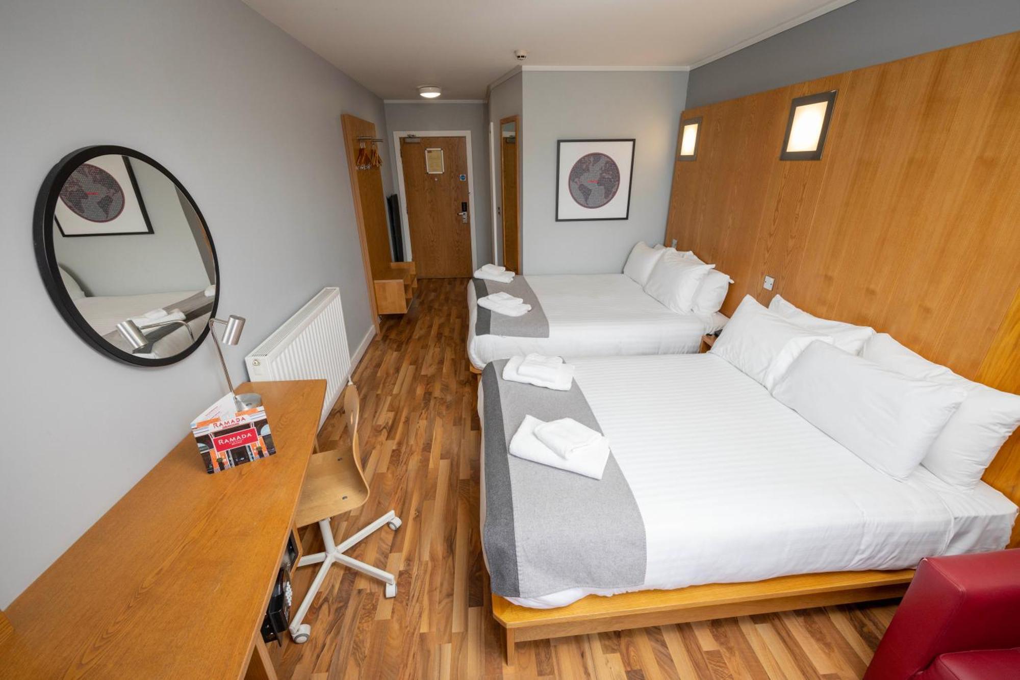 Ramada By Wyndham Belfast Hotel Eksteriør billede
