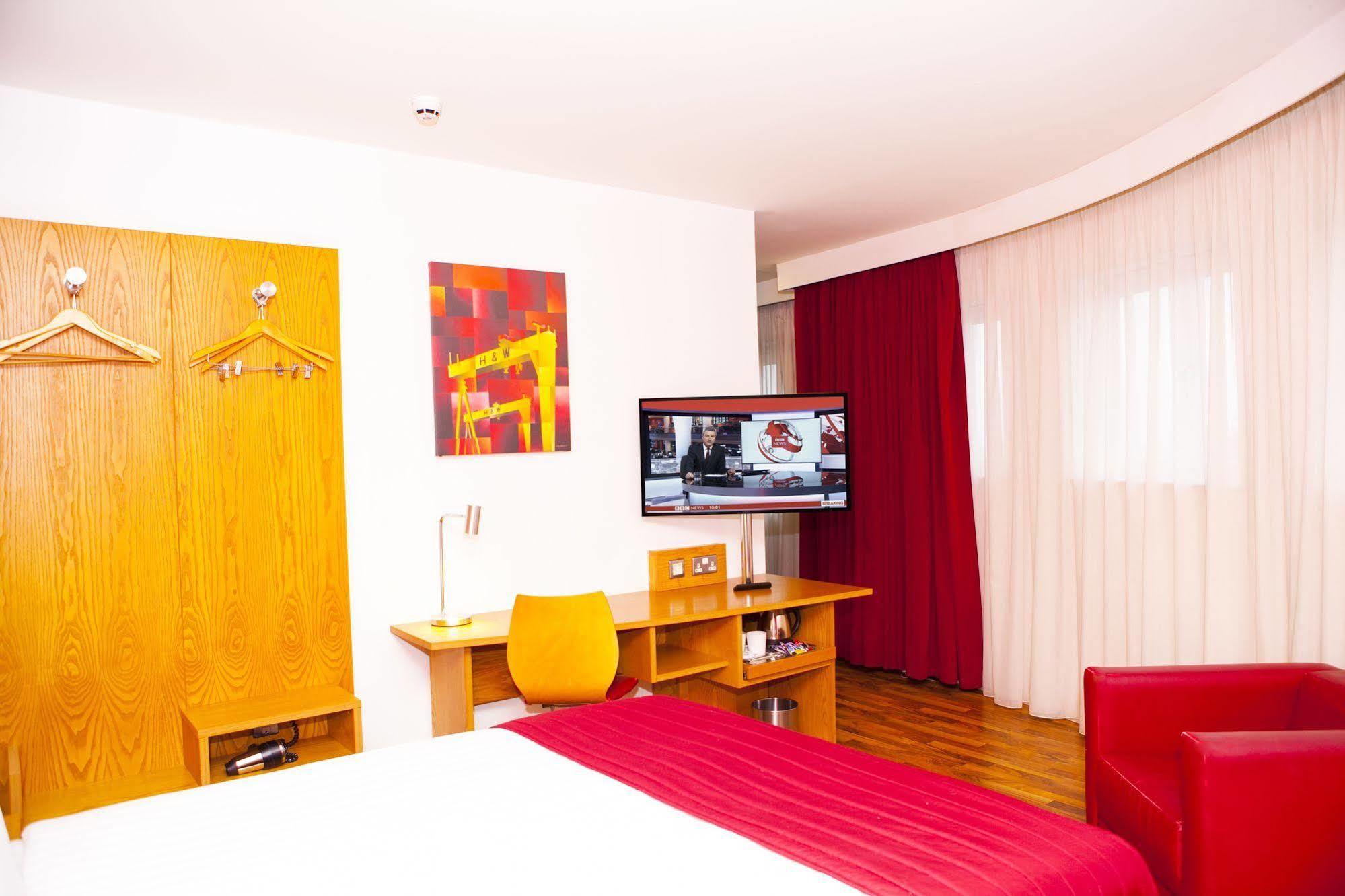 Ramada By Wyndham Belfast Hotel Eksteriør billede