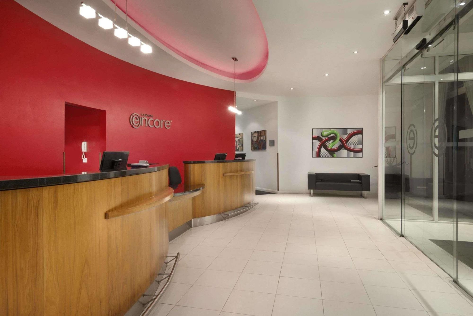 Ramada By Wyndham Belfast Hotel Eksteriør billede