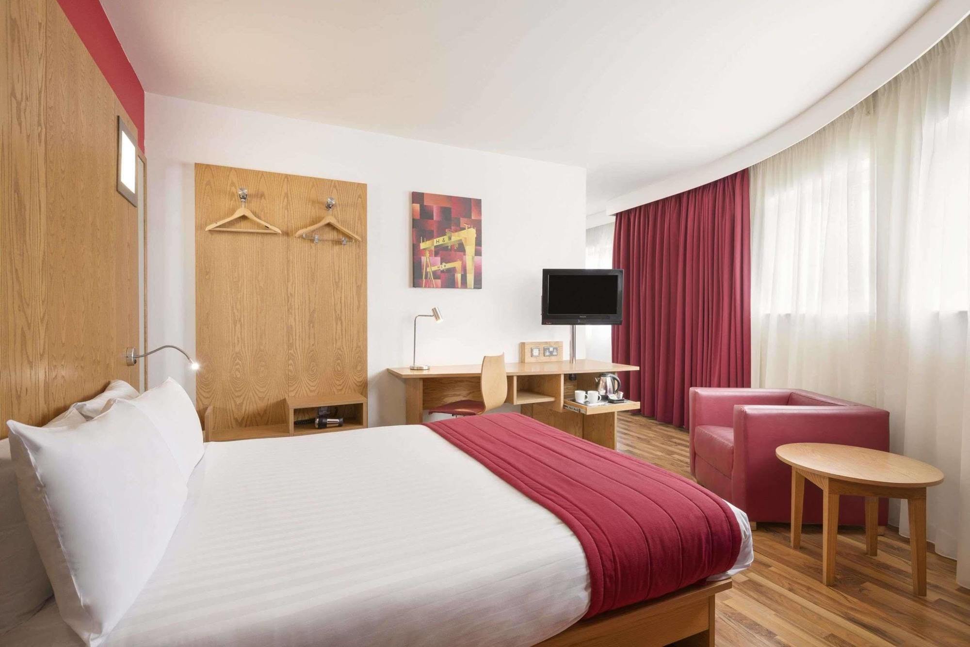 Ramada By Wyndham Belfast Hotel Eksteriør billede